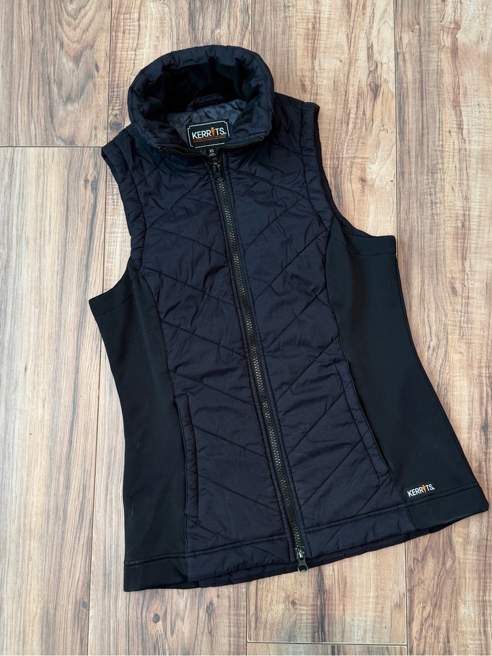 Kerrits Black Quilted Stretch-Side Vest Embroidered Horse on the back! Size: XS